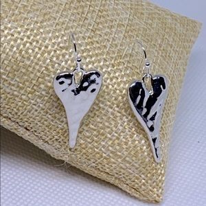 Silver Tone Hammered Heart Charm Brand New Earring